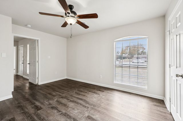 320 Edgewood Street, Krum, TX 76249