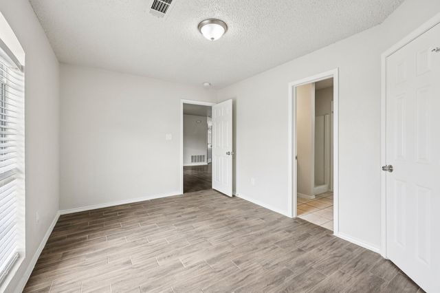 320 Edgewood Street, Krum, TX 76249