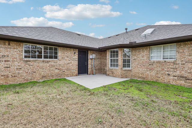 320 Edgewood Street, Krum, TX 76249