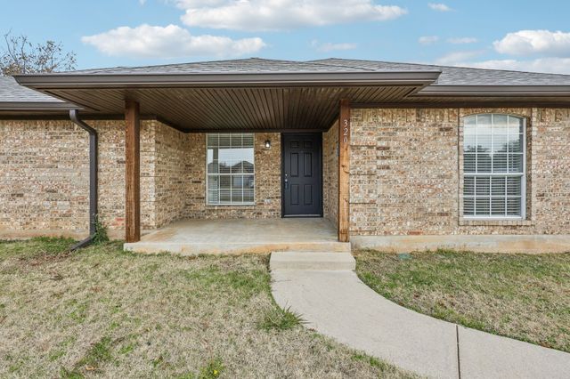 320 Edgewood Street, Krum, TX 76249