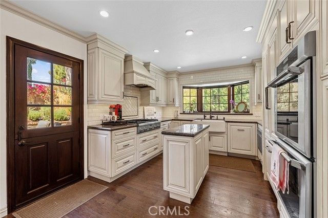 4200 Abbintgon Court, Westlake Village, CA 91361