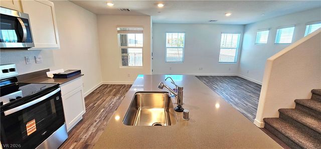 915 Violet Heron Street, Henderson, NV 89011