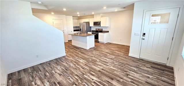 915 Violet Heron Street, Henderson, NV 89011