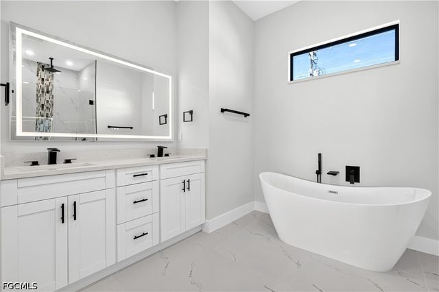 816 Floyd AVE S, Lehigh Acres, FL 33976