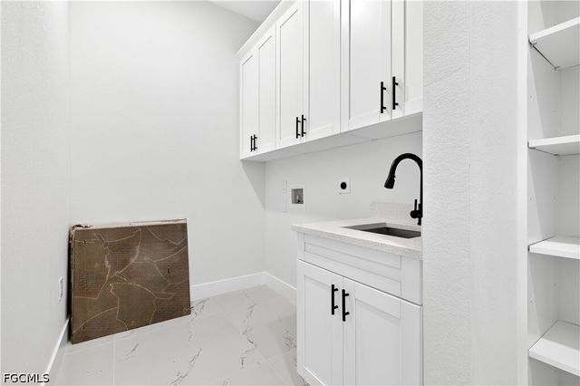 816 Floyd AVE S, Lehigh Acres, FL 33976