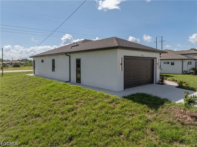 816 Floyd AVE S, Lehigh Acres, FL 33976