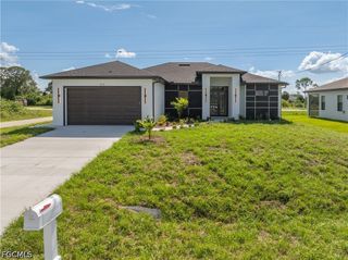 816 Floyd AVE S, Lehigh Acres, FL 33976