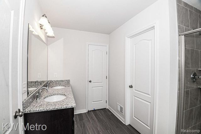 34625 John Bartley Circle, Sterling Heights, MI 48310