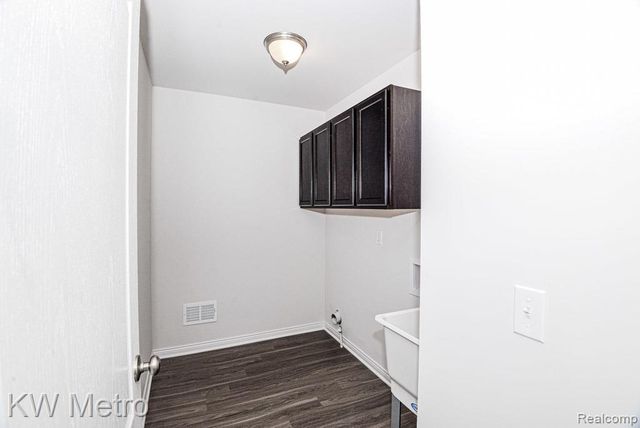 34625 John Bartley Circle, Sterling Heights, MI 48310