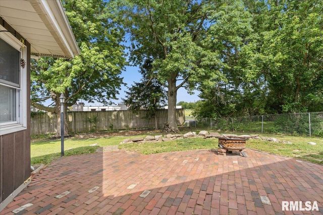 3137 TEMPLE Drive, Springfield, IL 62704