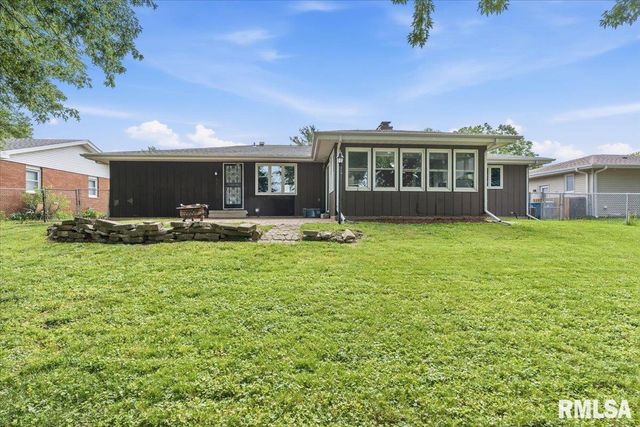 3137 TEMPLE Drive, Springfield, IL 62704