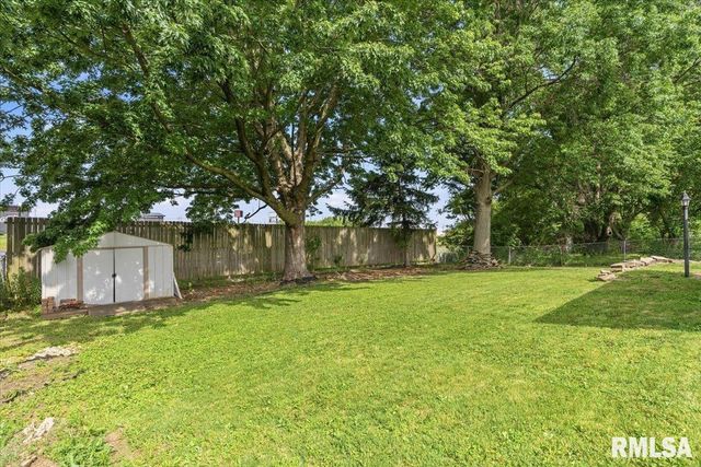 3137 TEMPLE Drive, Springfield, IL 62704