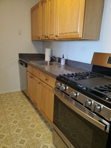 2 Hawthorne Pl 7B, Boston, MA 02114