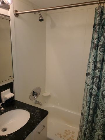 2 Hawthorne Pl 7B, Boston, MA 02114