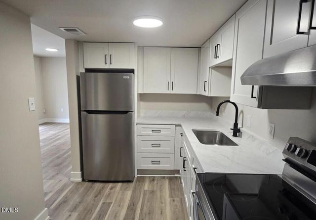 500 Umstead Drive 306, Chapel Hill, NC 27516