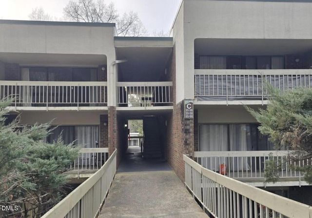 500 Umstead Drive 306, Chapel Hill, NC 27516