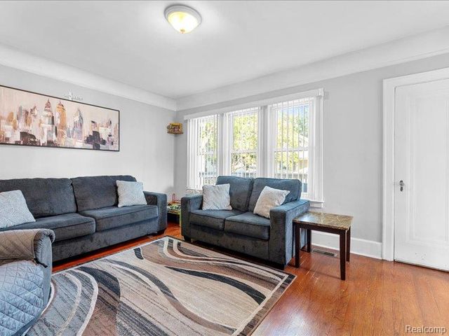 349 Clinton Street, Wyandotte, MI 48192