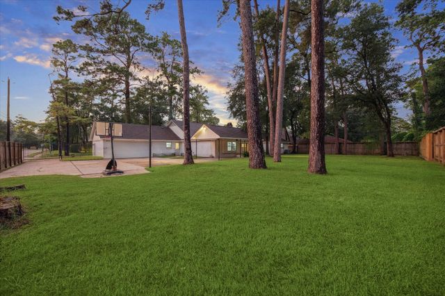102 Stoney Creek Drive, Houston, TX 77024