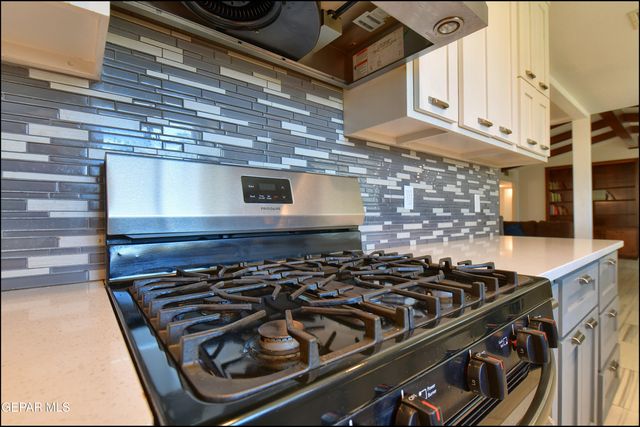 6209 HEATH Way, El Paso, TX 79912