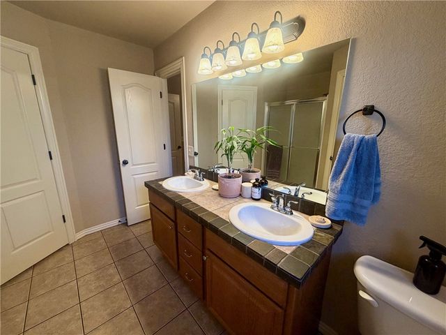 2629 N Indian Oaks Drive, Fayetteville, AR 72704