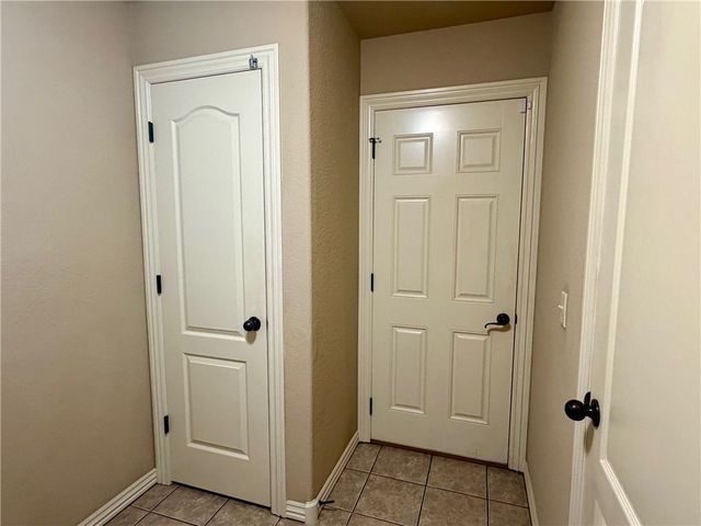 2629 N Indian Oaks Drive, Fayetteville, AR 72704