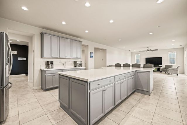 4040 Aura Way, Rancho Cordova, CA 95742