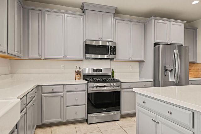 4040 Aura Way, Rancho Cordova, CA 95742