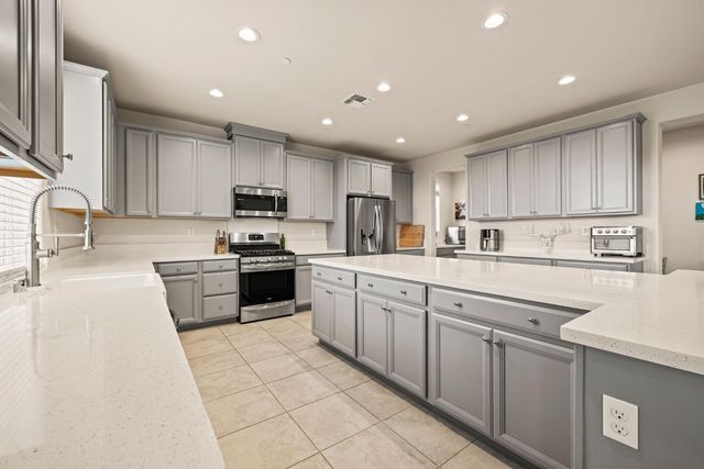 4040 Aura Way, Rancho Cordova, CA 95742