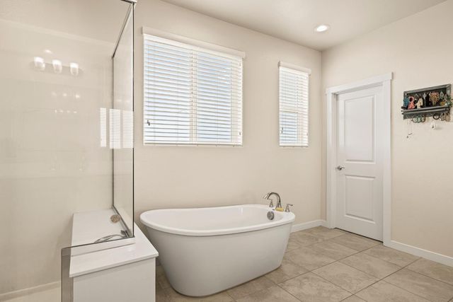 4040 Aura Way, Rancho Cordova, CA 95742