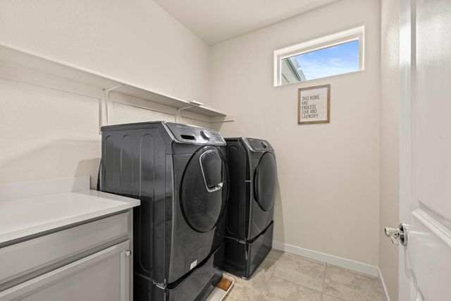 4040 Aura Way, Rancho Cordova, CA 95742