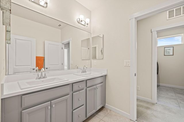 4040 Aura Way, Rancho Cordova, CA 95742