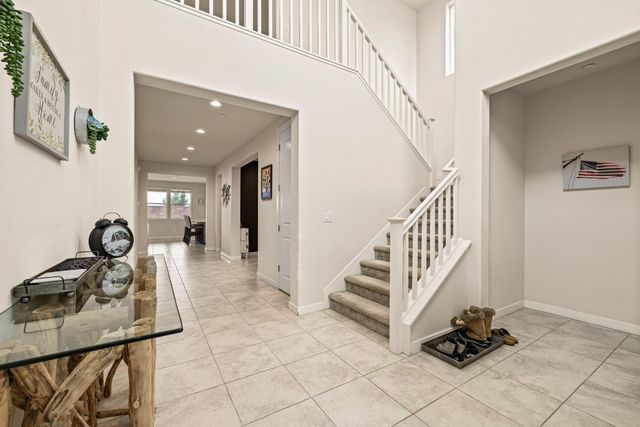 4040 Aura Way, Rancho Cordova, CA 95742