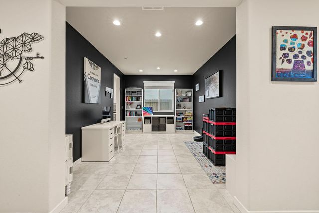 4040 Aura Way, Rancho Cordova, CA 95742