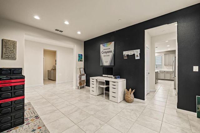 4040 Aura Way, Rancho Cordova, CA 95742