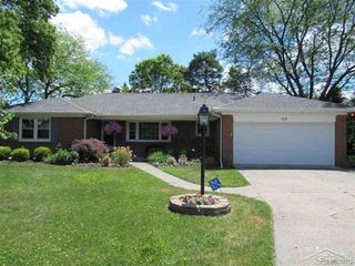 50 Shadyside Court, Saginaw Charter Township, MI 48638