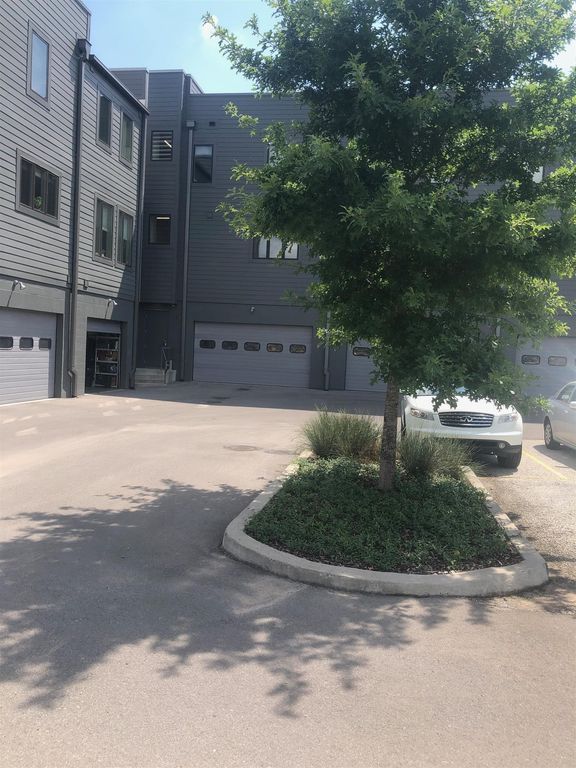 1247 Martin St Apt 201, Nashville, TN 37203