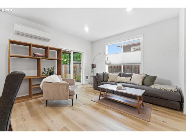4914 Se 84TH Ave, Portland, OR 97266