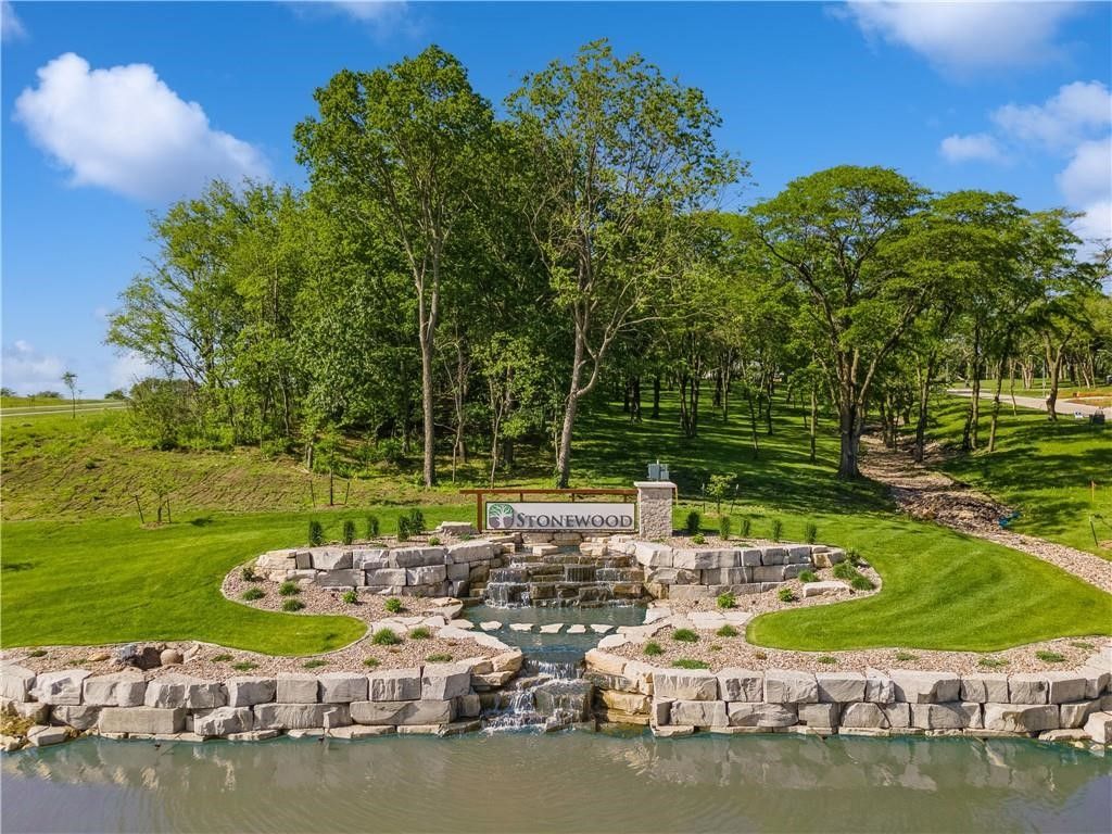 1336 S Timber Lane, West Des Moines, IA 50266