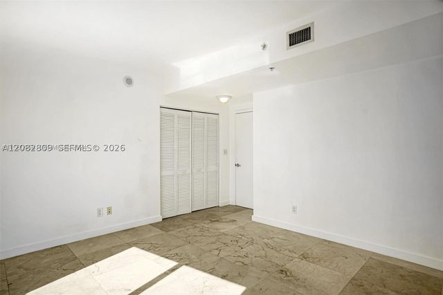 325 NE Biscayne Blvd 1923, Miami, FL 33131