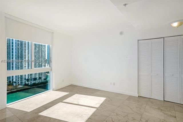 325 NE Biscayne Blvd 1923, Miami, FL 33131
