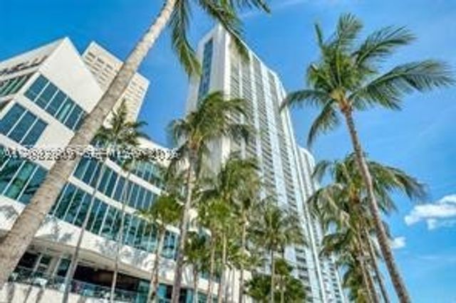 325 NE Biscayne Blvd 1923, Miami, FL 33131