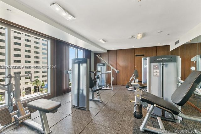325 NE Biscayne Blvd 1923, Miami, FL 33131