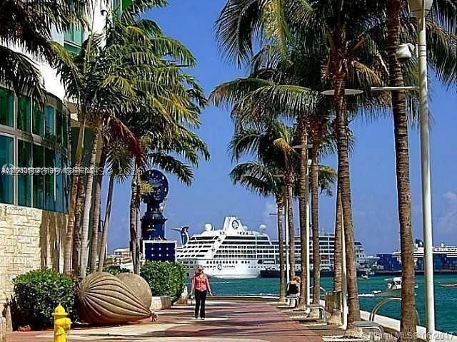 325 NE Biscayne Blvd 1923, Miami, FL 33131
