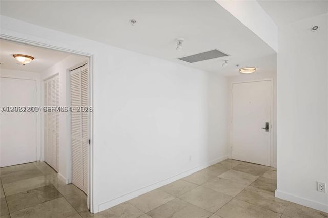 325 NE Biscayne Blvd 1923, Miami, FL 33131