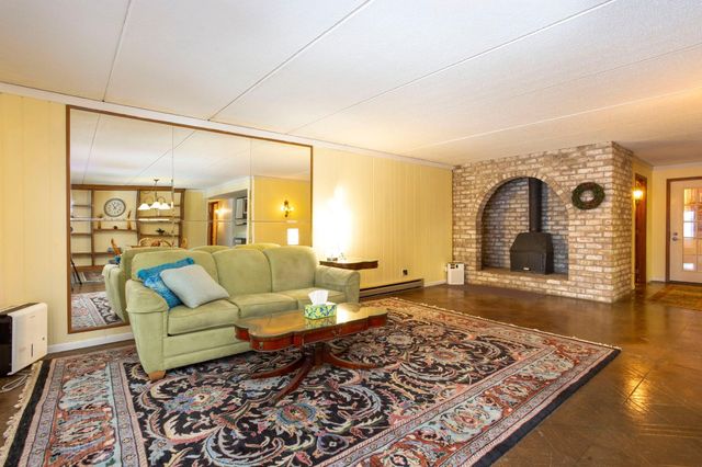 1516 Twin Springs Road, Houlton, WI 54082