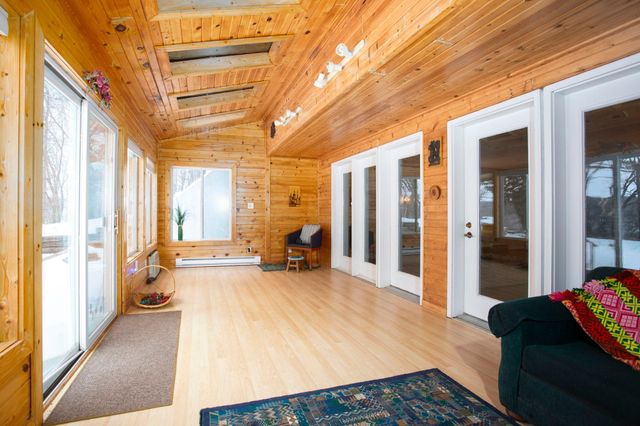 1516 Twin Springs Road, Houlton, WI 54082