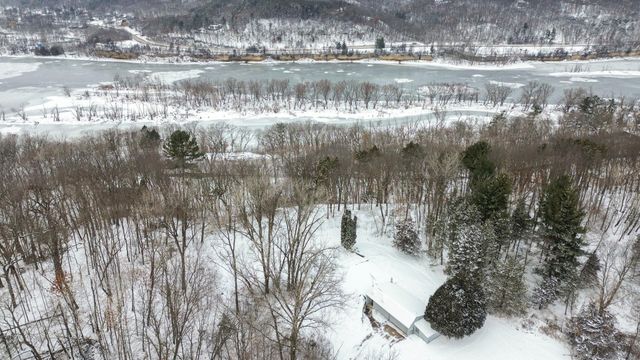 1516 Twin Springs Road, Houlton, WI 54082