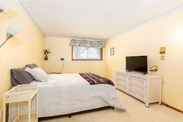 1516 Twin Springs Road, Houlton, WI 54082