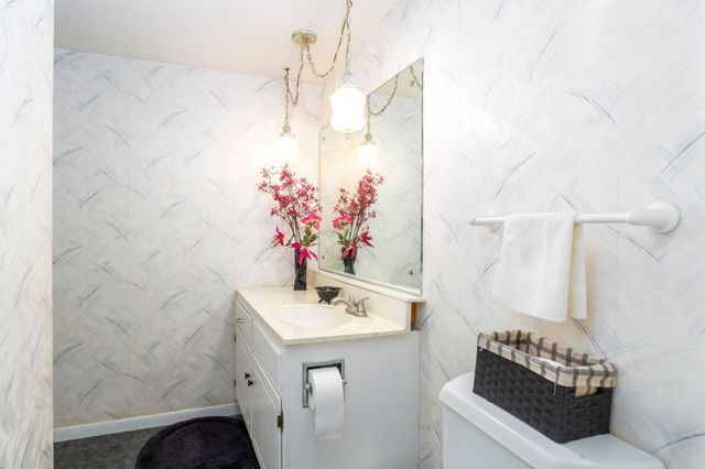 1516 Twin Springs Road, Houlton, WI 54082