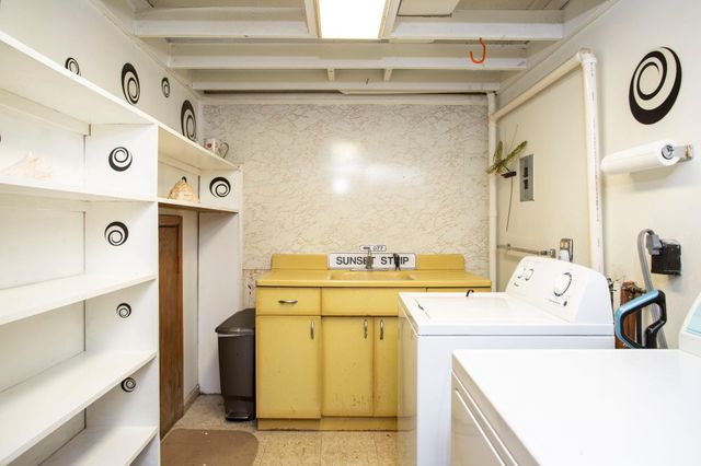 1516 Twin Springs Road, Houlton, WI 54082